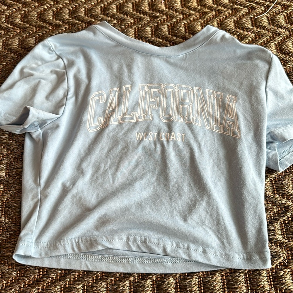 blue and white baby cropped tee